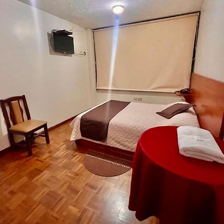 Hotel Bacastell Quito Zewnętrze zdjęcie